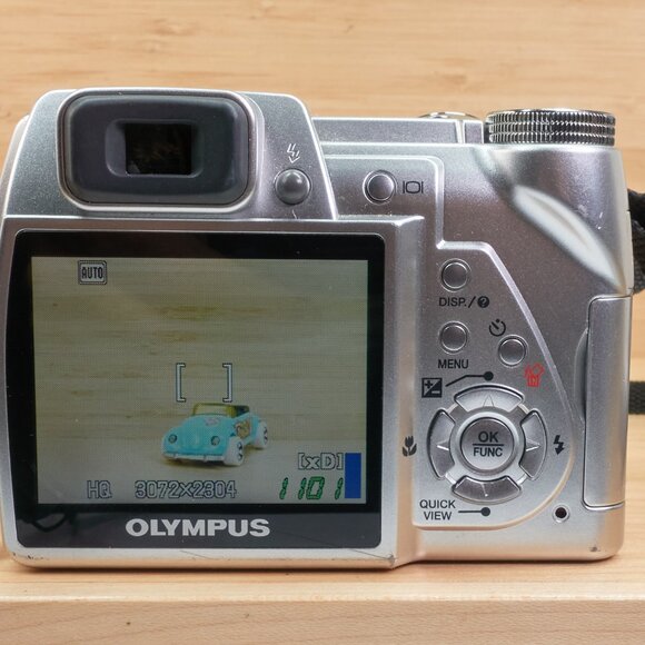 Olympus SP-510UZ 7.1 MP Digital Camera, 10x Optical Zoom - Picture 8 of 11